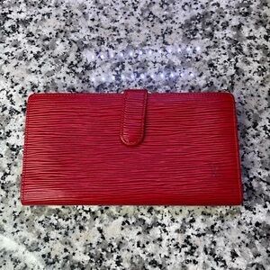 Louis Vuitton | BEAUTIFUL! MI0020 Red Epi Wallet with Kiss Lock